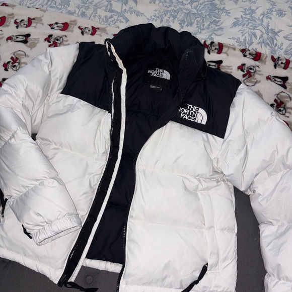The North Face Women's Puffer - Picture 2 of 4